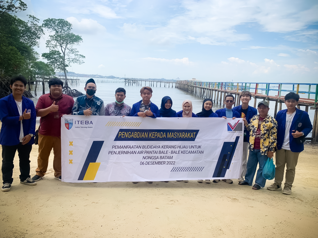 Pengabdian Masyarakat, Dosen ITEBA dan Mahasiswa Melakukan Penjernihan Air Pantai, di Pantai Bale-Bale Nongsa