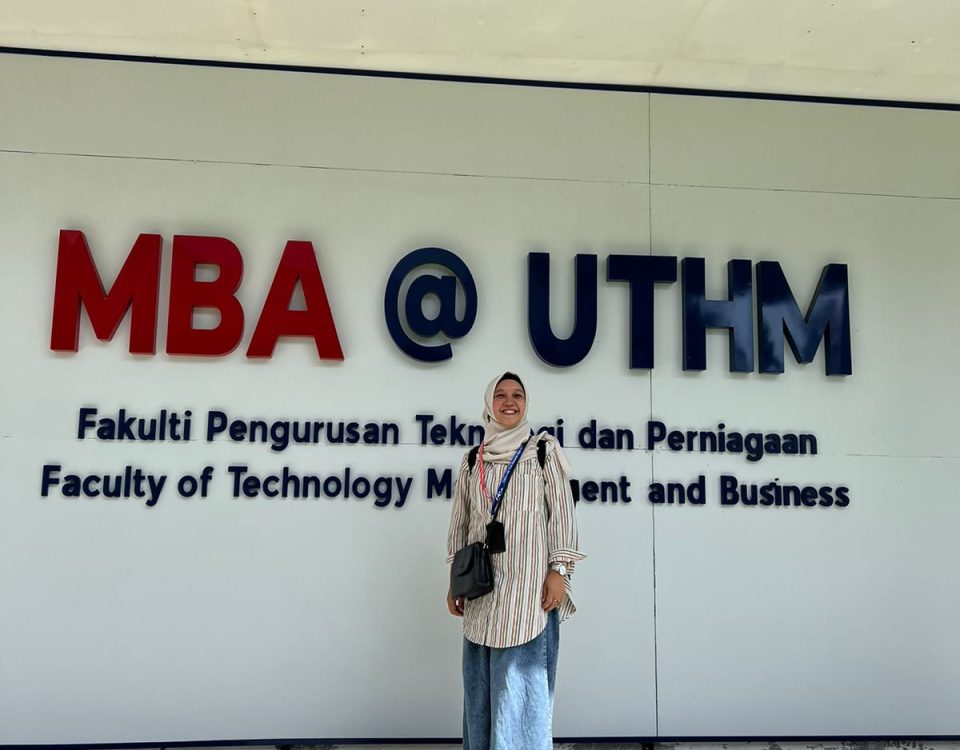 Dosen Program Studi Perdagangan Internasional ITEBA Lanjutkan Studi S3 di UTHM Malaysia dengan Topik Penelitian Industrial Forecasting