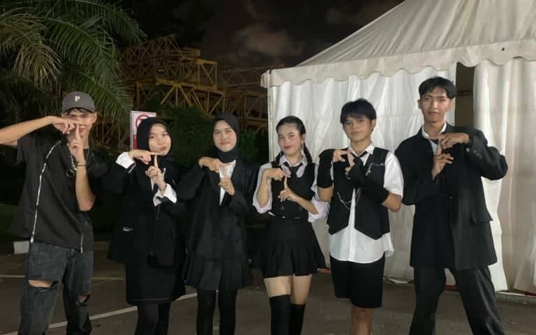 Dance Memukau Mahasiswa ITEBA di Festival Nusantara, Bikin Siswa SMA Terpukau
