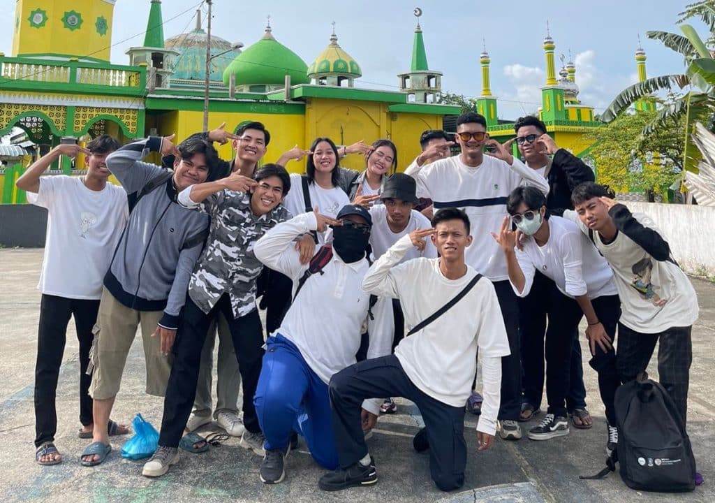 Mahasiswa ITEBA Beraksi Bersama FTS dalam Aksi Pembersihan Pulau Buluh di Hari Bumi