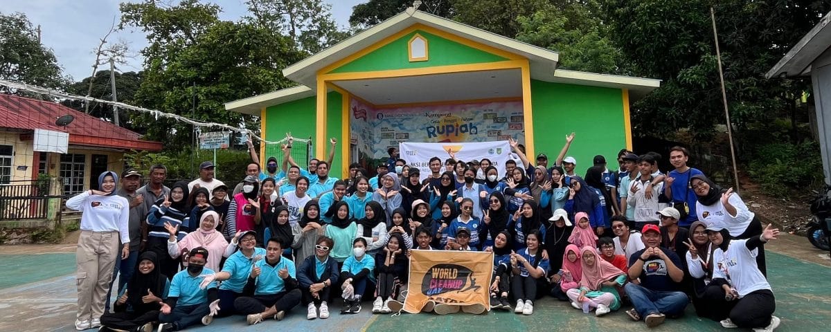 Dukung Batam Bersih, Mahasiswa ITEBA Berpartisipasi dalam World Cleanup Day 2024