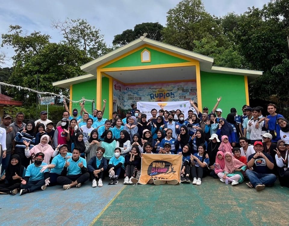 Dukung Batam Bersih, Mahasiswa ITEBA Berpartisipasi dalam World Cleanup Day 2024