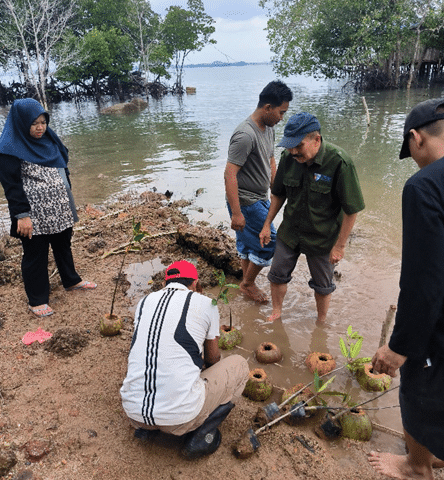 Dosen ITEBA dan KNTI Laksanakan Pengabdian Masyarakat di Kampung Kelembak