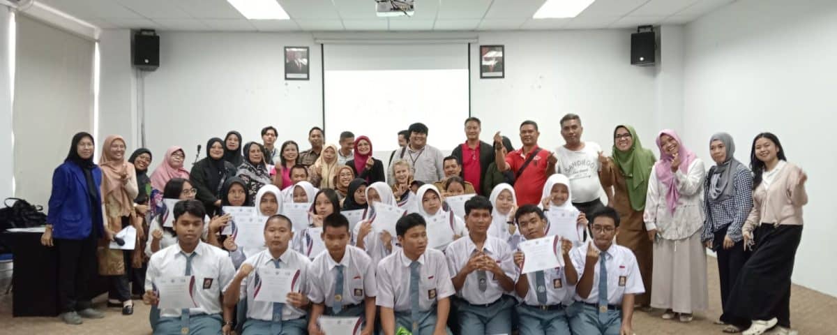 ITEBA Gelar Program Beasiswa Bahasa Inggris untuk Siswa SLTA di Batam, Kolaborasi dengan IIEF dan Dukungan Kedutaan Besar Amerika Serikat