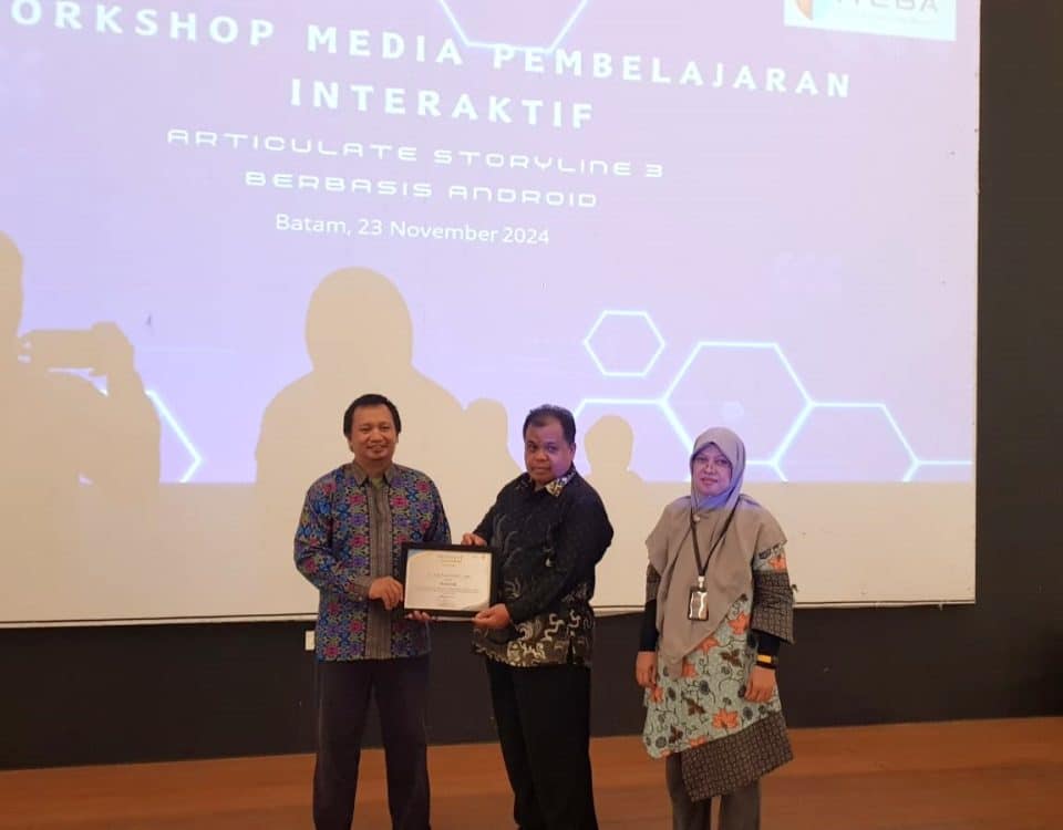 ITEBA dan MGMP Fisika Kota Batam Selenggarakan Workshop Media Pembelajaran Interaktif