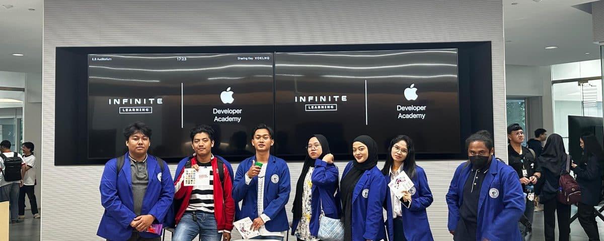 Mahasiswa ITEBA Berpartisipasi dalam Graduate Showcase 2024 di Apple Developer Academy