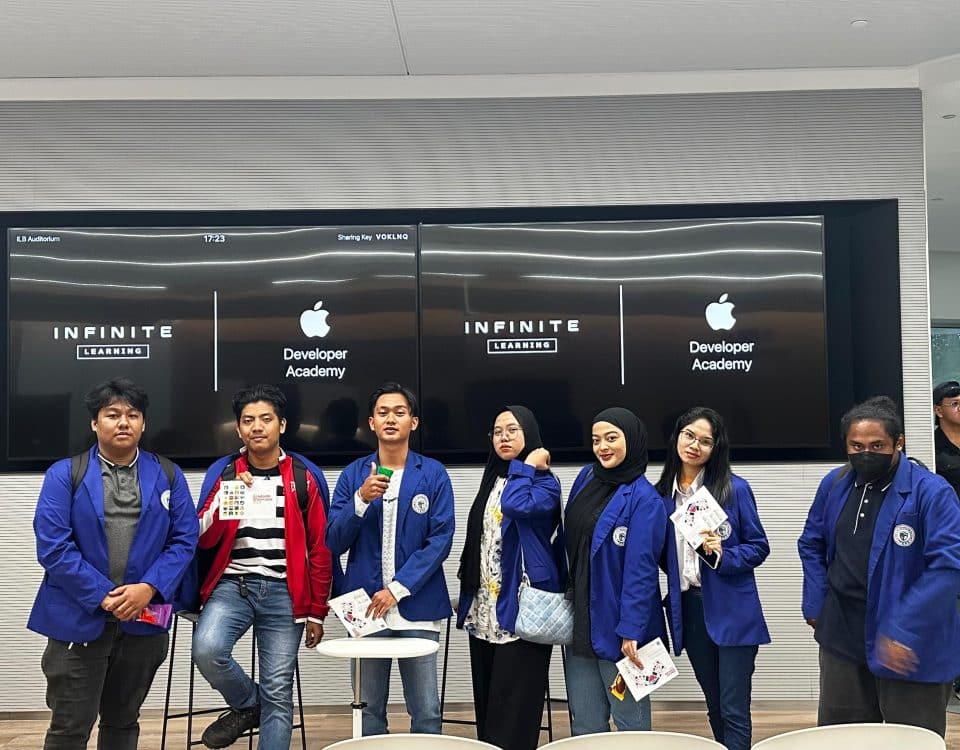 Mahasiswa ITEBA Berpartisipasi dalam Graduate Showcase 2024 di Apple Developer Academy