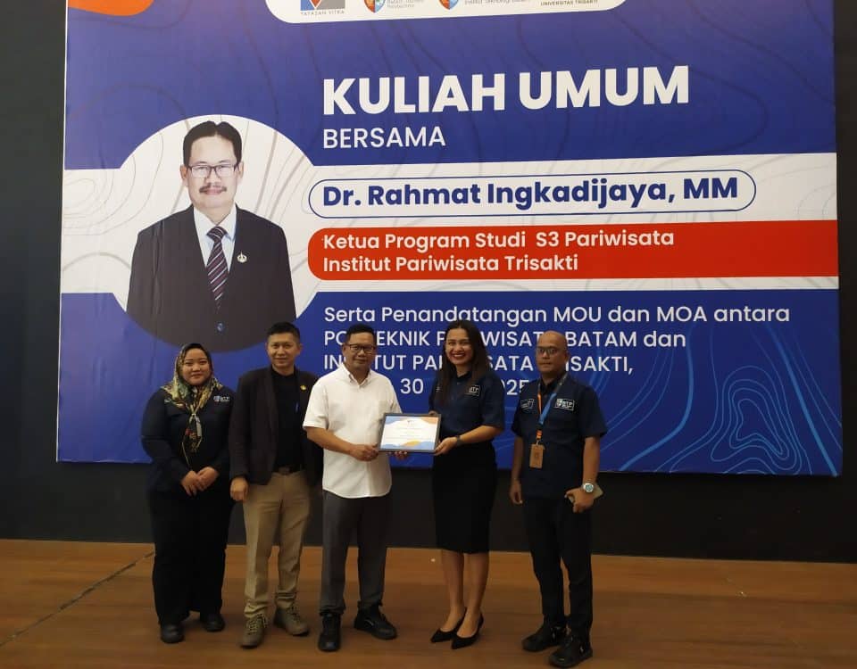 Kuliah Umum Bersama Dr. Rahmat Ingkadijaya, M.M., Ketua Program Studi S3 Institut Pariwisata Trisakti
