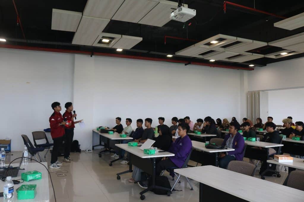 ITEBA dan Bangkit Academy Sinergikan Langkah Tingkatkan Penguasaan Teknologi Informasi Mahasiswa Batam