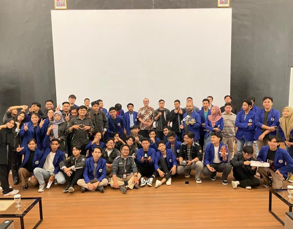 Kolaborasi ITEBA dan ITB Hadirkan Pakar Robotika dalam Ujian Praktikum Robotika dan Line Follower
