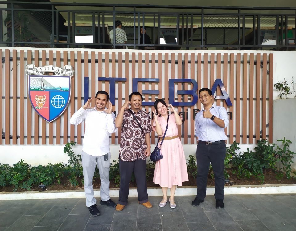 Raffles University dan ITEBA, Bahas Kolaborasi dan Inovasi Teknologi AI dalam Pembelajaran