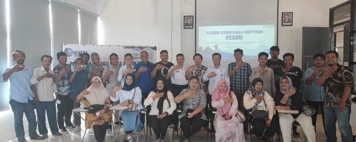 Bangun Ketangguhan Pesisir: ITEBA Mendukung KNTI dan BMKG Kepri Latih Nelayan di Kota Batam Bangun Ketangguhan Pesisir: ITEBA Mendukung KNTI dan BMKG Kepri Latih Nelayan di Kota Batam