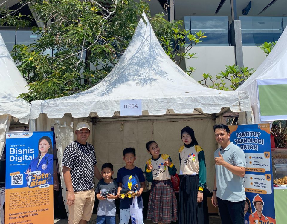 ITEBA Tampilkan Inovasi Robotik di Kepri Creative Explore 2025