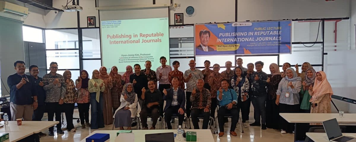 Dosen ITEBA Ikuti Seminar Bersama Prof. Hyun-Joong Kim Dari Seoul National University