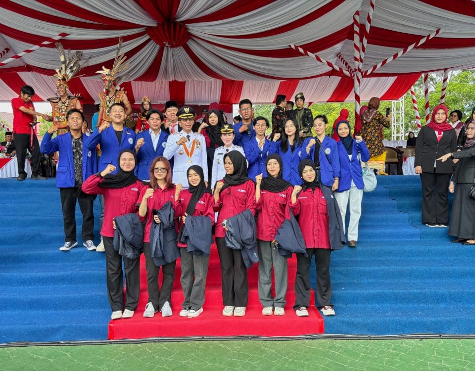 Delegasi Mahasiswa ITEBA Ikuti Upacara HUT RI Ke-80 di Dataran Engku Putri Batam