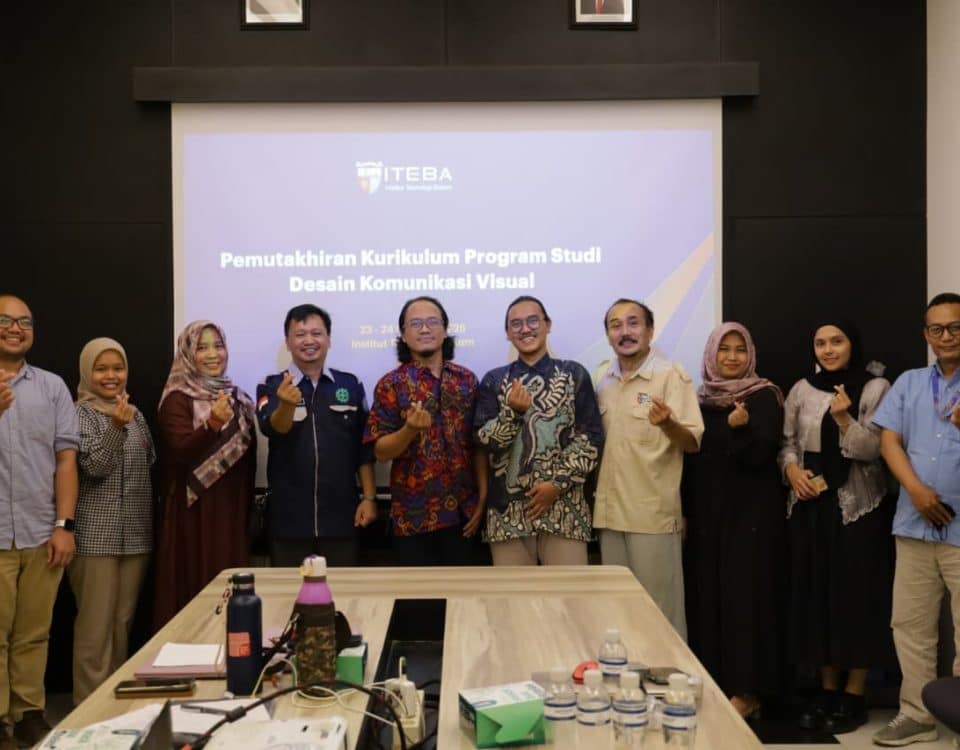 Pemutakhiran Kurikulum dan Persiapan Re-Akreditasi Prodi DKV ITEBA Bersama Mentor dari ISI Bali Pemutakhiran Kurikulum dan Persiapan Re-Akreditasi Prodi DKV ITEBA Bersama Mentor dari ISI Bali