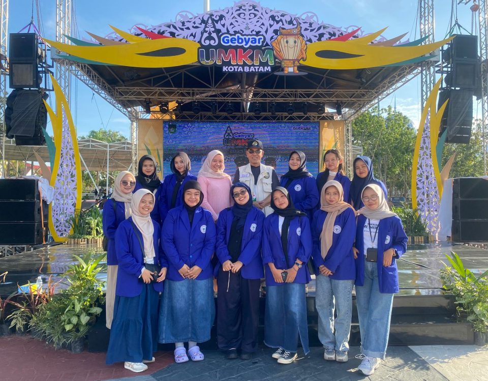 Antusiasme Mahasiswa ITeba Hadiri Gebyar UMKM 2025 Batam: Memahami Strategi Naik Kelas dan Go Internasional Antusiasme Mahasiswa ITeba Hadiri Gebyar UMKM 2025 Batam: Memahami Strategi Naik Kelas dan Go Internasional