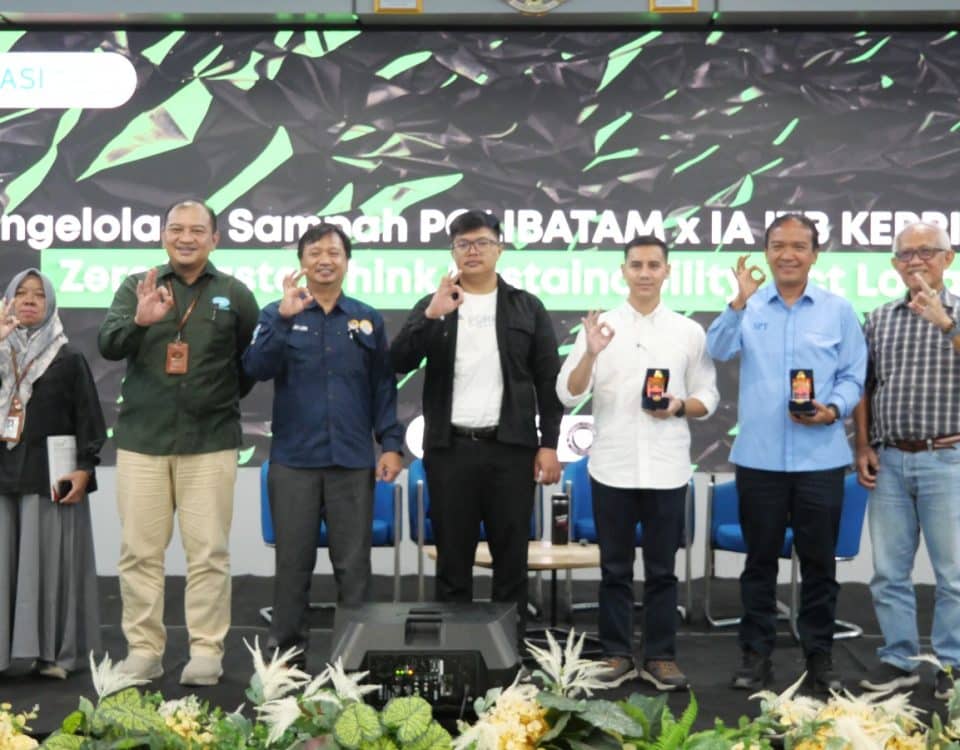Wakil Rektor I ITEBA Pandu Dialog Strategis Pengelolaan Sampah dalam Seminar Zero Waste di PoliBatam Wakil Rektor I ITEBA Pandu Dialog Strategis Pengelolaan Sampah dalam Seminar Zero Waste di PoliBatam