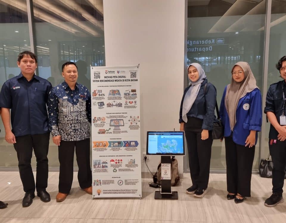 ITEBA dan Telkom University Serahkan Layar Sentuh Tourism Map Batam di Pelabuhan Ferry Harbour Bay