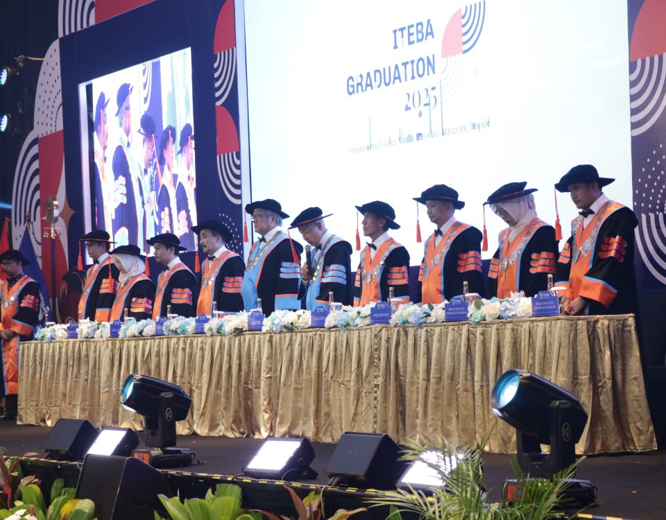 162 Lulusan Resmi Dikukuhkan pada Wisuda ITEBA ke-IV 2025 Siap Berkontribusi bagi Pembangunan Bangsa 162 Lulusan Resmi Dikukuhkan pada Wisuda ITEBA ke-IV 2025 Siap Berkontribusi bagi Pembangunan Bangsa