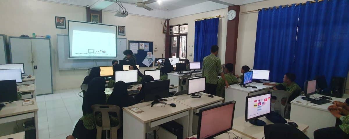 PKKB 2025: Mahasiswa Magang di Perusahaan dan Mengajar di SMK PKKB 2025: Mahasiswa Magang di Perusahaan dan Mengajar di SMK