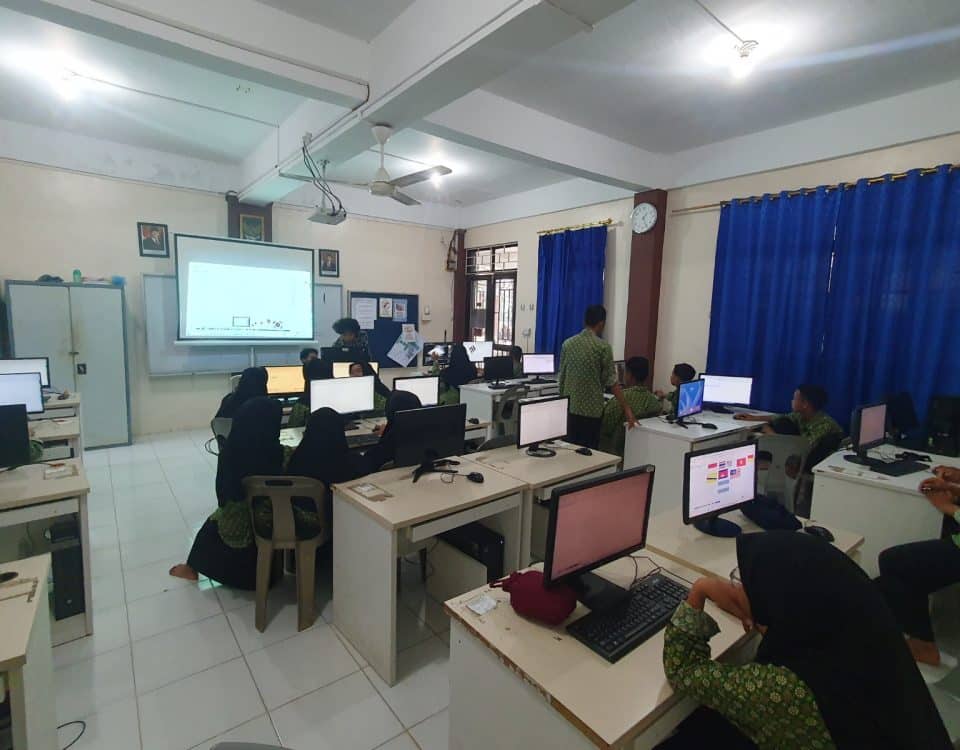 PKKB 2025: Mahasiswa Magang di Perusahaan dan Mengajar di SMK