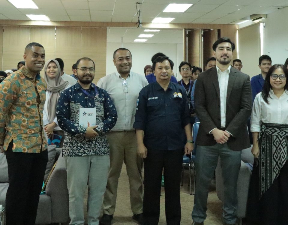 Kupas Peluang Studi ke Amerika Serikat Dalam Seminar “Studying in the U.S and The U.S Student Visa Process”
