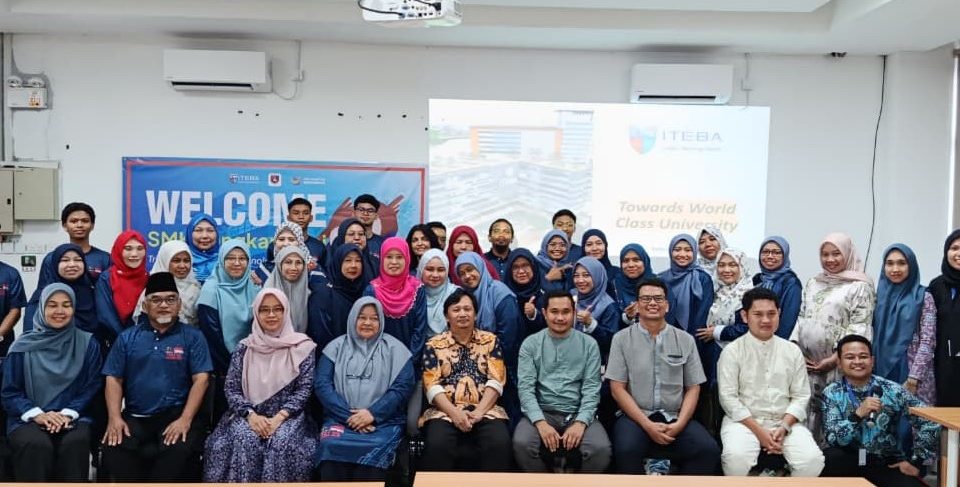 ITEBA Perkuat Kolaborasi Internasional melalui Kunjungan Edukasi SMK Kangkar Pulai Malaysia ITEBA Perkuat Kolaborasi Internasional melalui Kunjungan Edukasi SMK Kangkar Pulai Malaysia