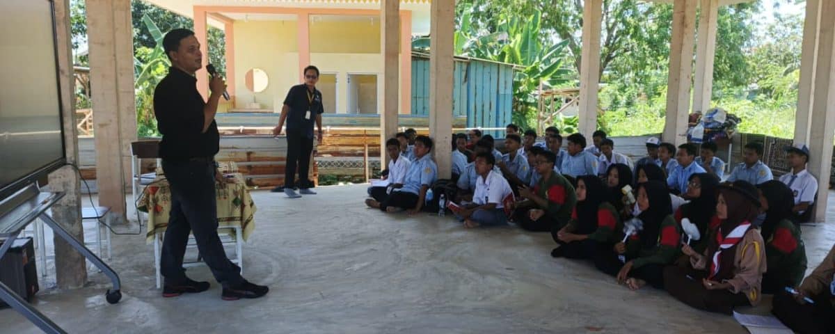 Tingkatkan Kompetensi Siswa RPL, SMKN 10 Batam Hadirkan Guru Tamu dari Institut Teknologi Batam (ITEBA)