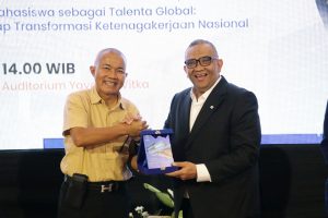 Wamenaker RI Dorong Mahasiswa ITEBA Siap Menjadi Talenta Global Berdaya Saing Tinggi 