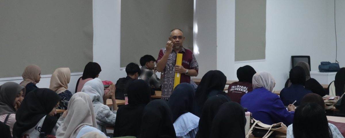 Perkuat Kerja Sama Akademik Berkelanjutan, ITEBA dan UTM Malaysia Kembali Gelar Guest Lecture Bidang Composite and Polymer