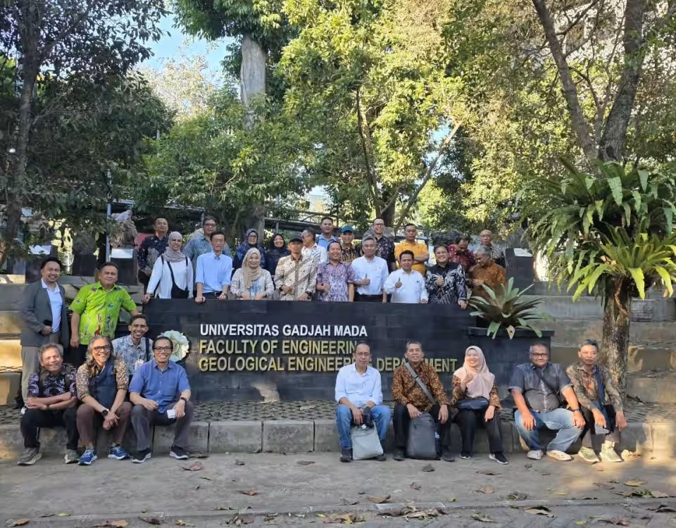 Dari Masalah Sampah hingga Energi Terbarukan: Riset Unggulan ITEBA Tampil di Fakultas Teknik UGM Pada Seminar Alumni Kyushu University Dari Masalah Sampah hingga Energi Terbarukan: Riset Unggulan ITEBA Tampil di Fakultas Teknik UGM Pada Seminar Alumni Kyushu University